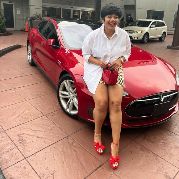 Meet your Posher, Lauren - Picture 1 of 1